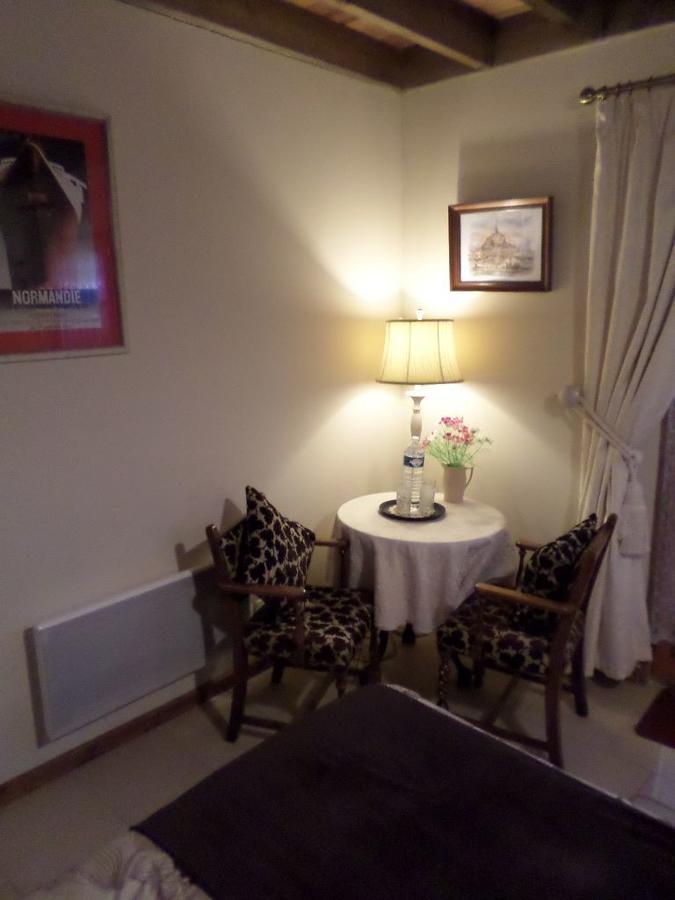 La Chevallerie B&B Isigny-le-Buat Exterior photo